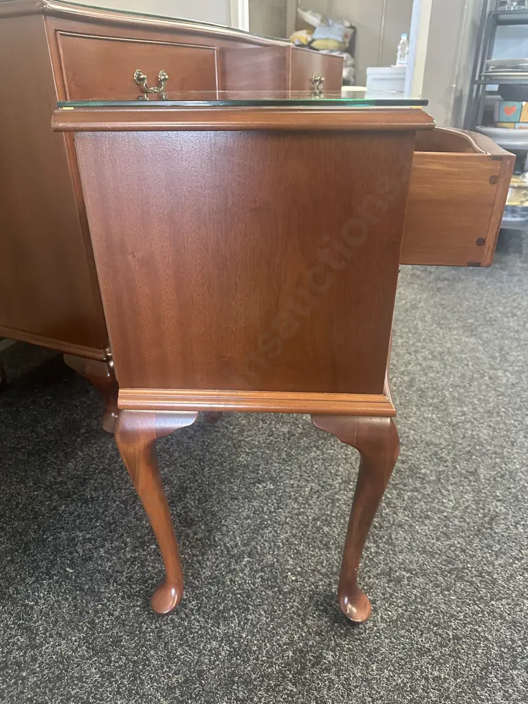 Mahogany Four Drawer Chest H79,W100,D36cm & Two Drawer Bedside H66,W50cm, Cabriole Legs, Ornate Handles & Glass Tops.  Image 1++