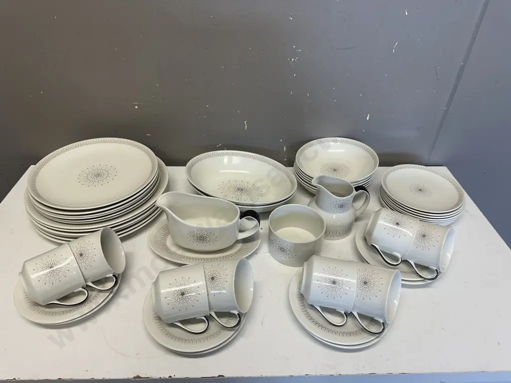 Royal Doulton 'Morning Star' Dinnerware #1026 Image 1++