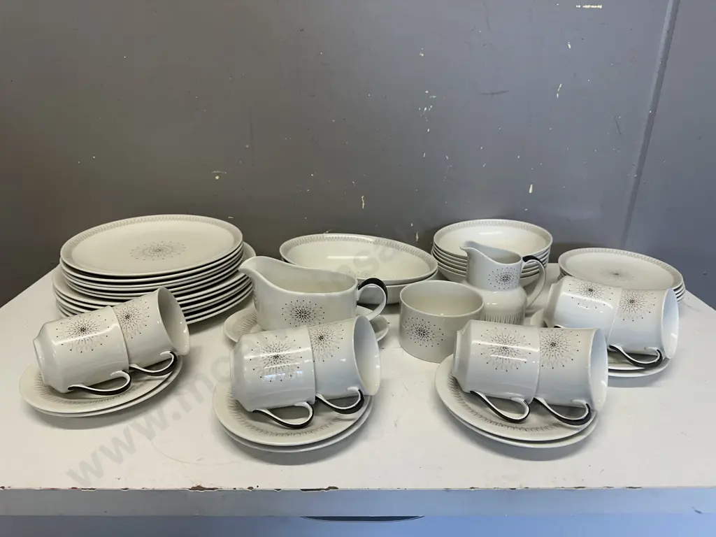 Royal Doulton 'Morning Star' Dinnerware #1026 Image 1++