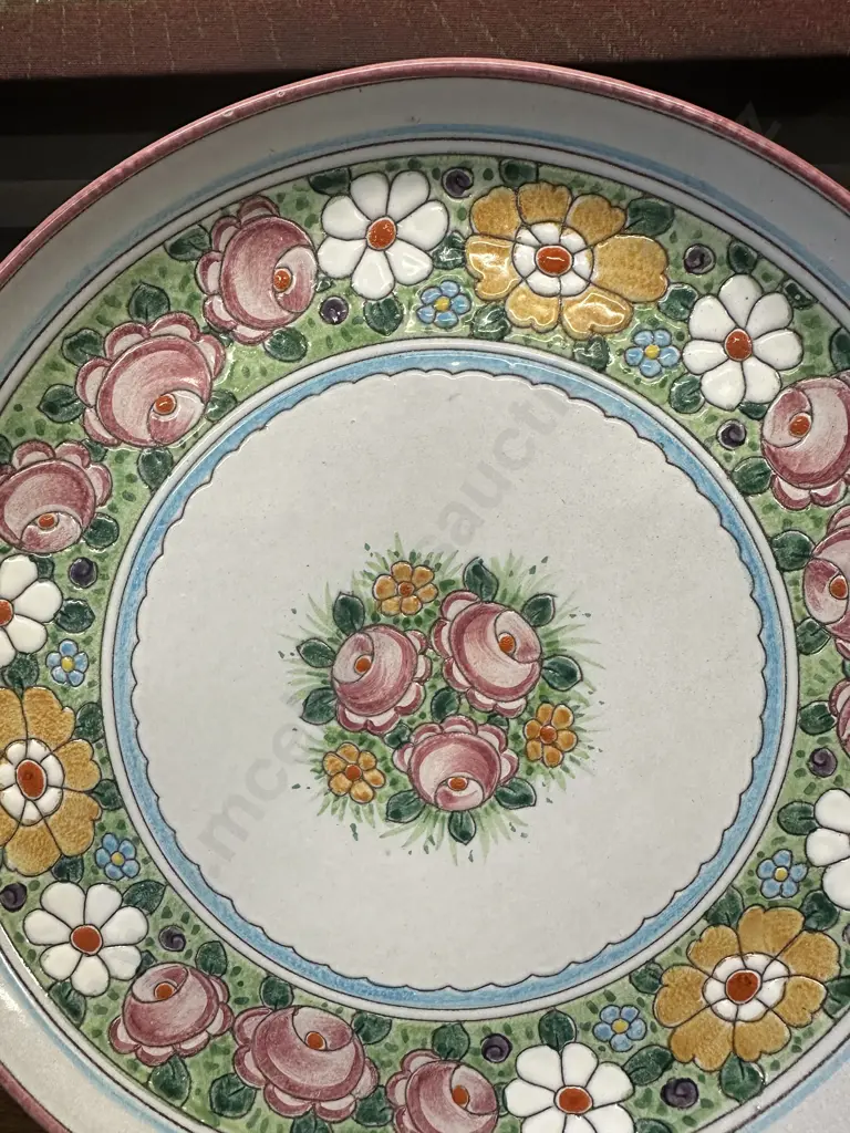 Round Ceramic Plate Floral Detail Dia36cm. Image 1++