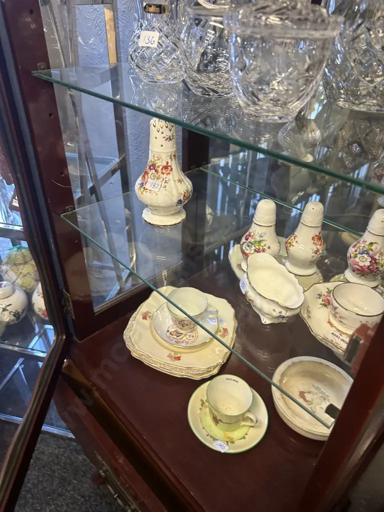 Mahogany Dome Top China Display Cabinet, 2 Glass Shelves, Mirror Backed. H142 W59 D40cm Image 1++