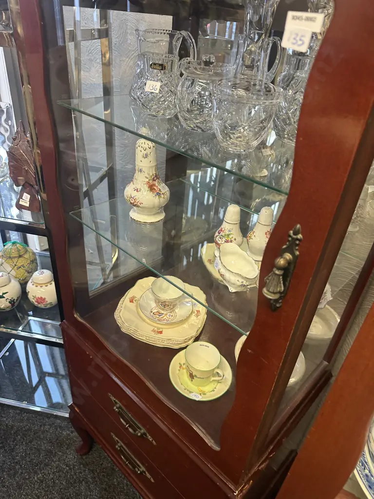 Mahogany Dome Top China Display Cabinet, 2 Glass Shelves, Mirror Backed. H142 W59 D40cm Image 1++