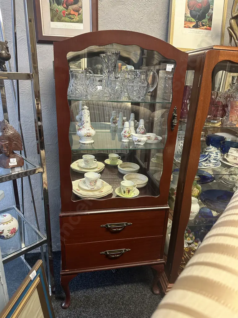 Mahogany Dome Top China Display Cabinet, 2 Glass Shelves, Mirror Backed. H142 W59 D40cm Image 1++