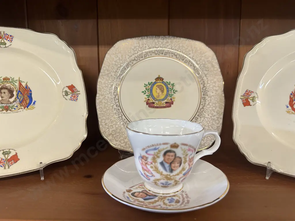 Royalty Souvenir Plates & Duo Including Alfred Meakin, Crown Trent Etc Image 1++