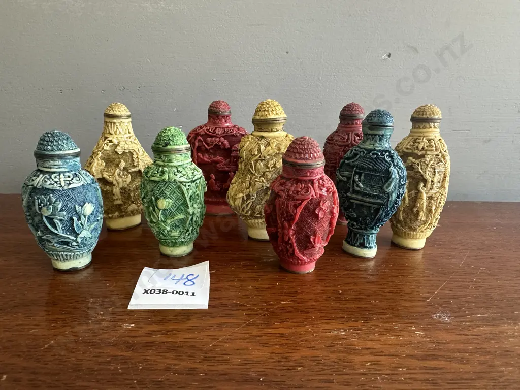 Assorted Snuff Bottles Image 1++