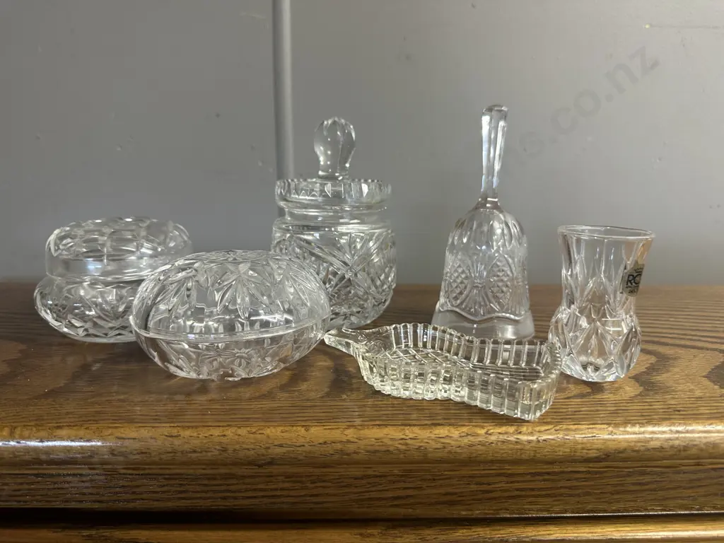 Assorted Vintage Crystal Items Image 1++