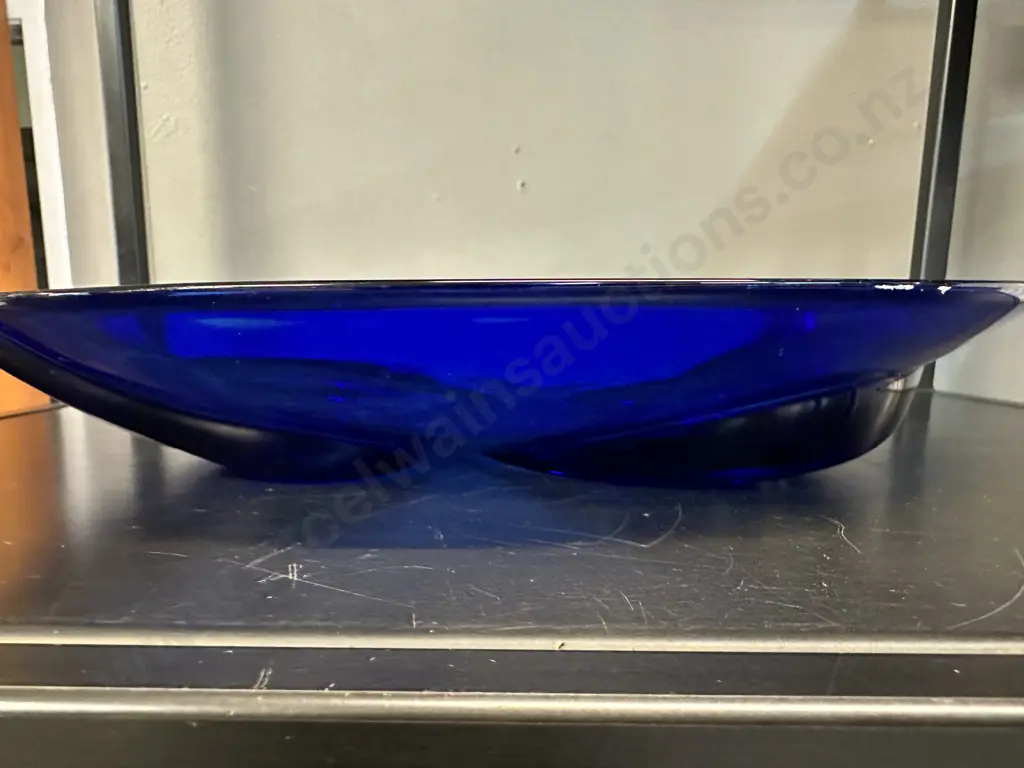 Vintage Luminarc Glass Colbalt Blue Bowl Made In France. Image 1++