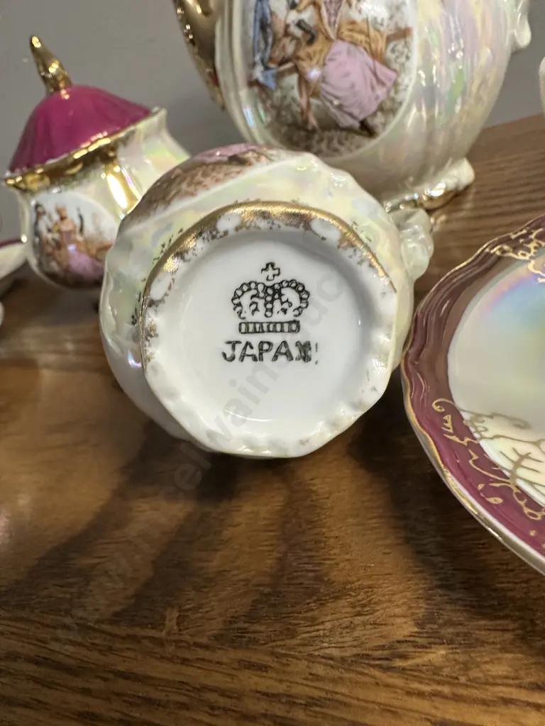 Assorted Regency Bone China English Old Coach Houses Cups, Saucers & Plates Image 1++