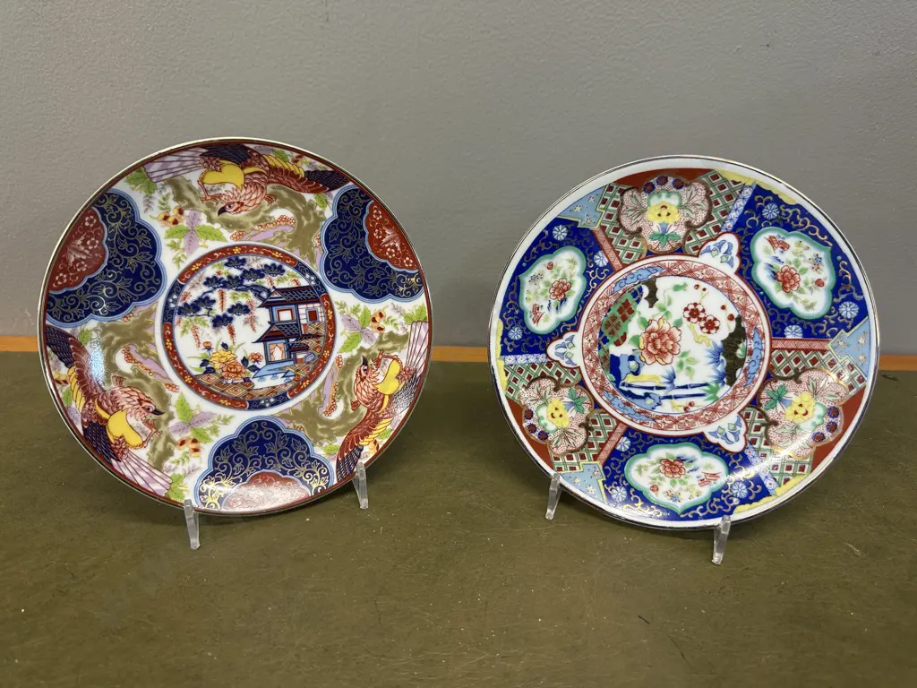 Small Imari Ware Plates x2 Image 1++