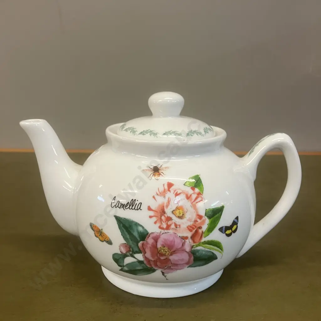 Hampton & Mason Dutch Iris Teapot Image 1++