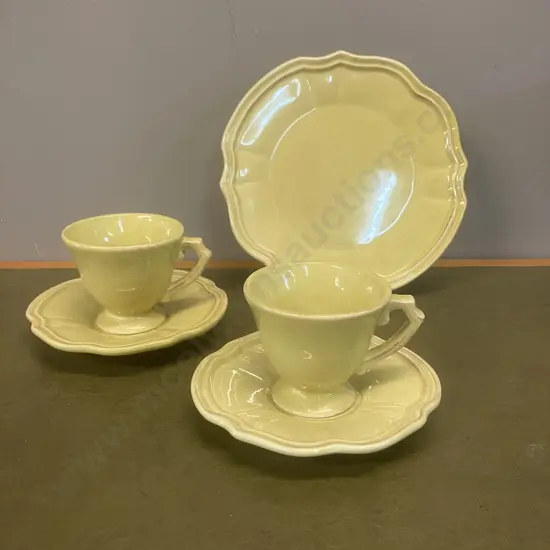 Green Cups & Saucers With Cake Plate - Portugal