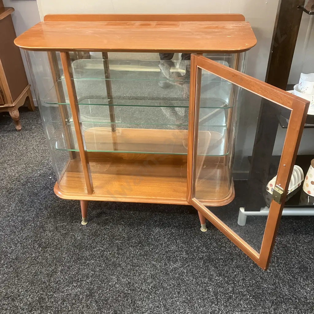 Mid Century Glass Display Cabinet With Key, Mirror Backed, Glass Shelves, Pedestal Legs. H96 W90.5 D36cm Image 1++