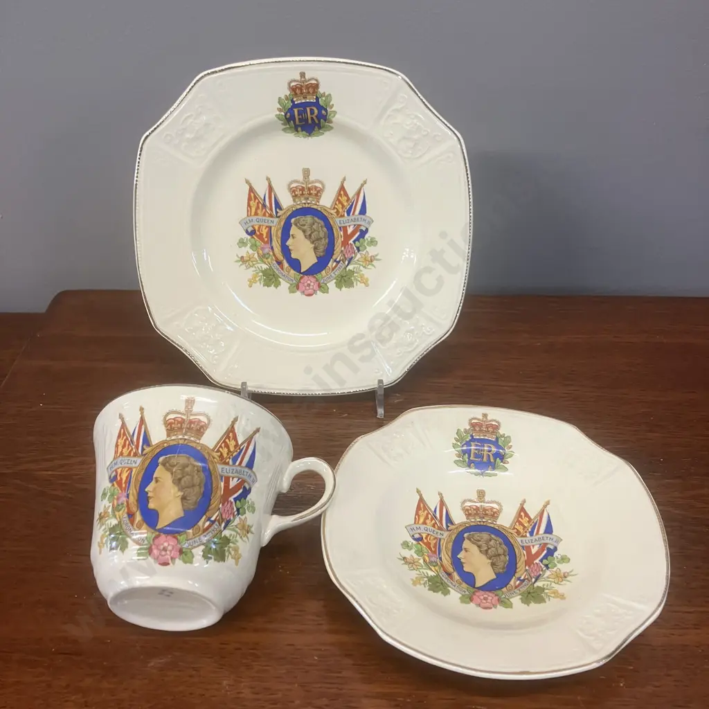 Sunshine Meakin Souvenir Queen Elizabeth ll Coronation Teacup, Saucer & Plate Trio Image 1++