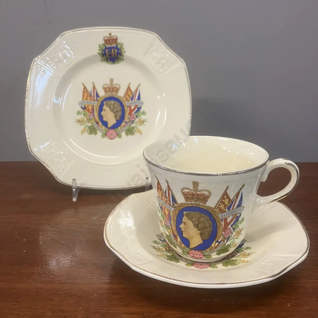 Sunshine Meakin Souvenir Queen Elizabeth ll Coronation Teacup, Saucer & Plate Trio Image 1++