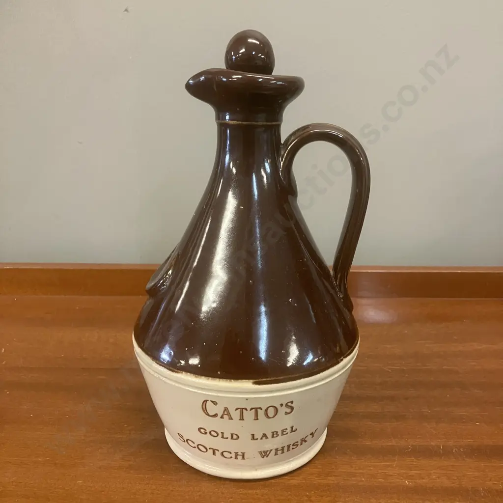 Catto's Gold Label 1953 New Zealand Royal Visit Stoneware Whiskey Jug Image 1++