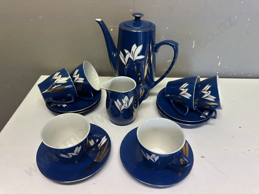 Vintage Floral Coffee Pot, Duos x6 & Creamer Image 1++