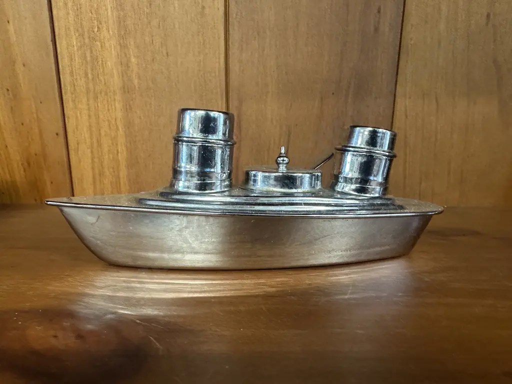 Art Deco Chrome Cruet Set In The Shape Of An Ocean Liner Image 1++