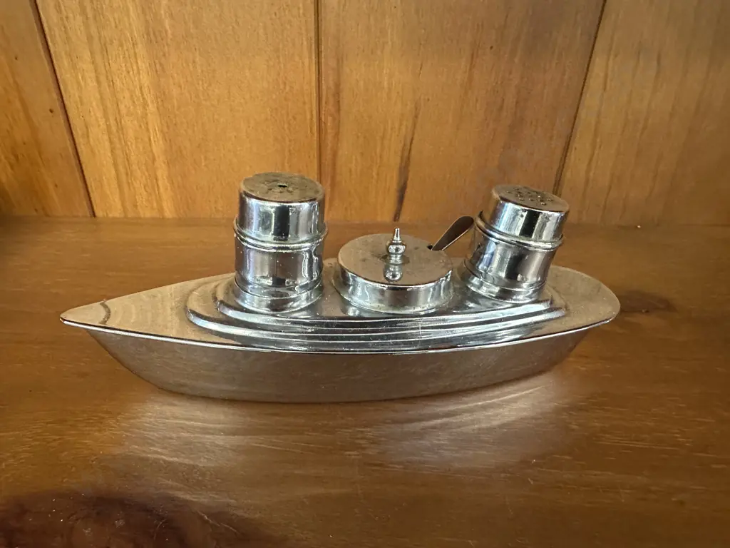 Art Deco Chrome Cruet Set In The Shape Of An Ocean Liner Image 1++