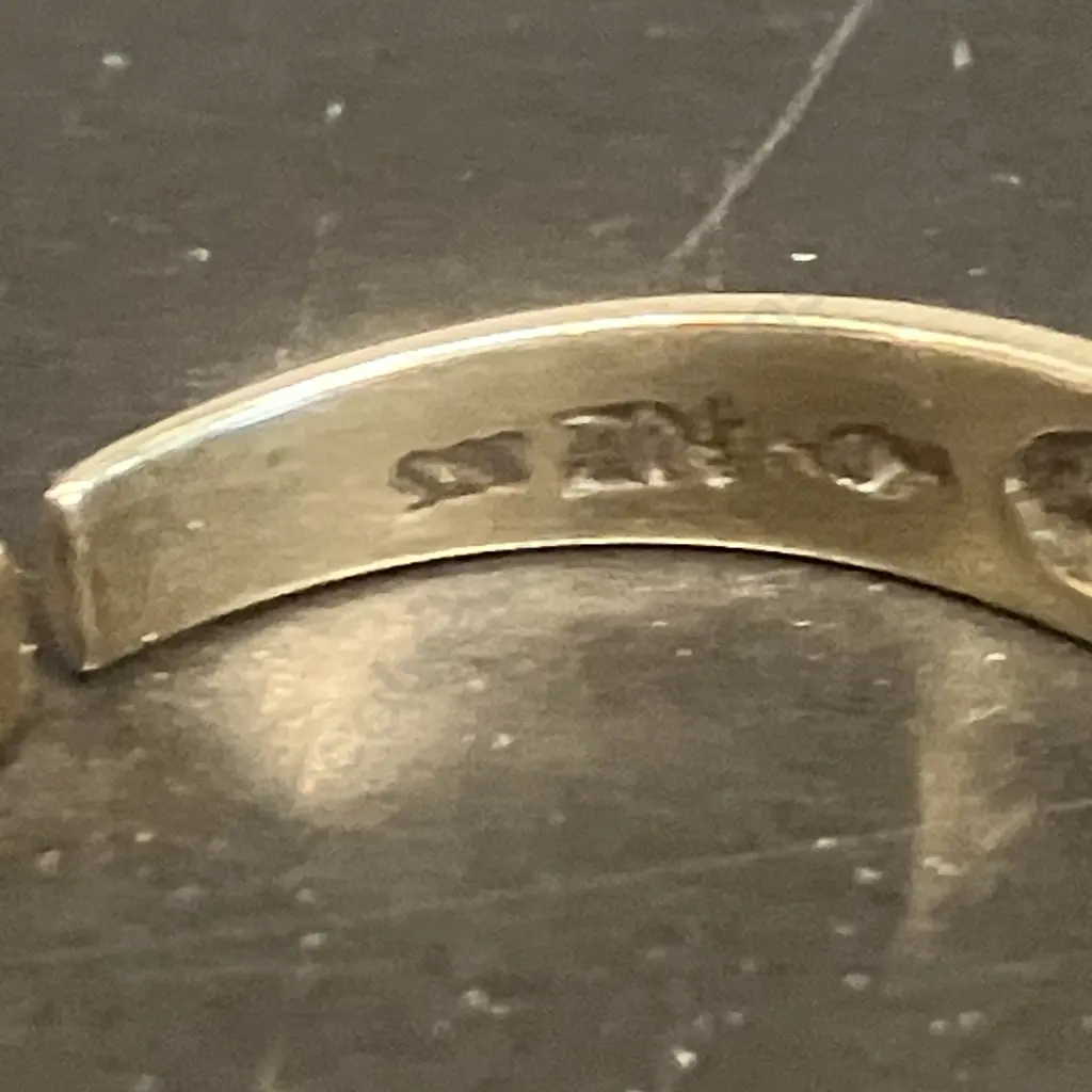 9ct Gold Crossover Ring Stamped 375 With Fourteen Small Diamonds (Damaged) Image 1++