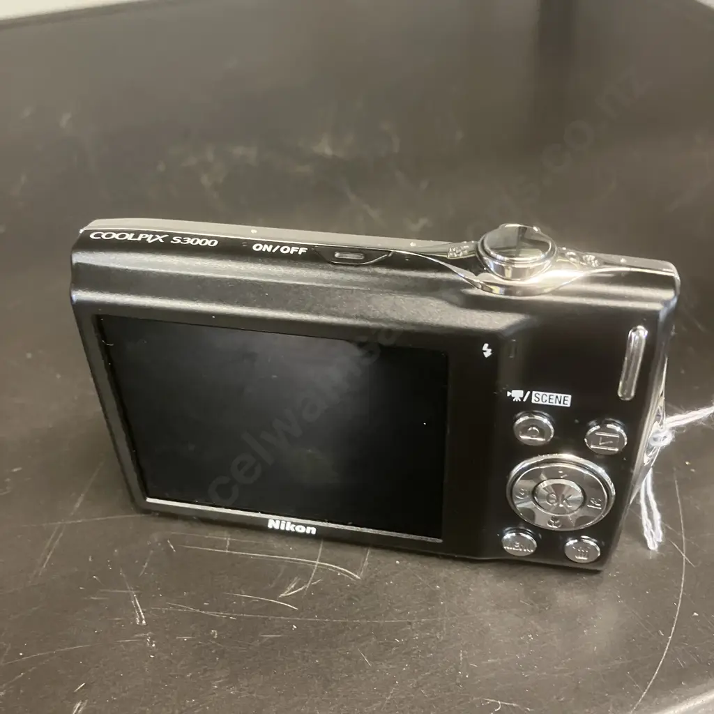 Nikon Coolpix S3000 Silver 12.0 MP Wide 4x Optical Zoom - Japan (Has Battery But No Charger) Image 1++