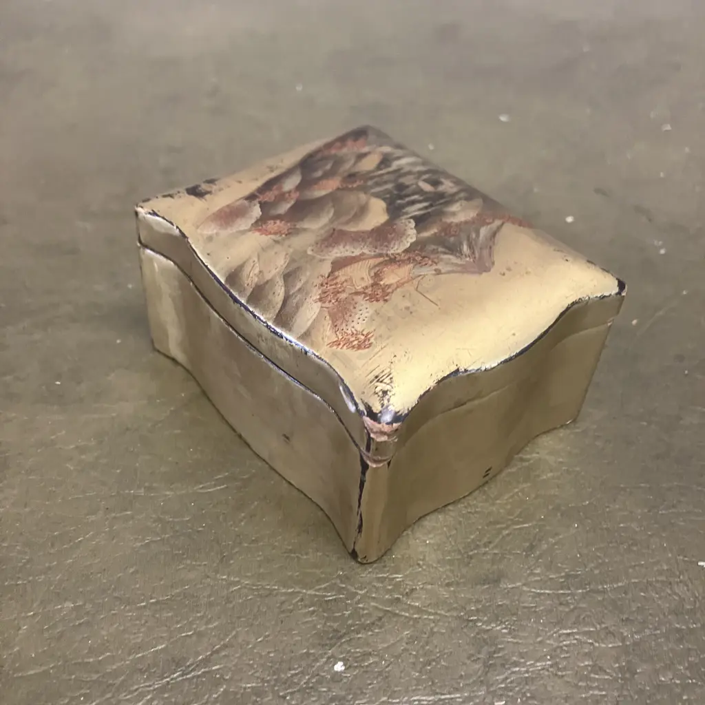 Japanese Gold Lacquer Box, Hand Painted. H4 W8.5 D6.5cm Image 1++