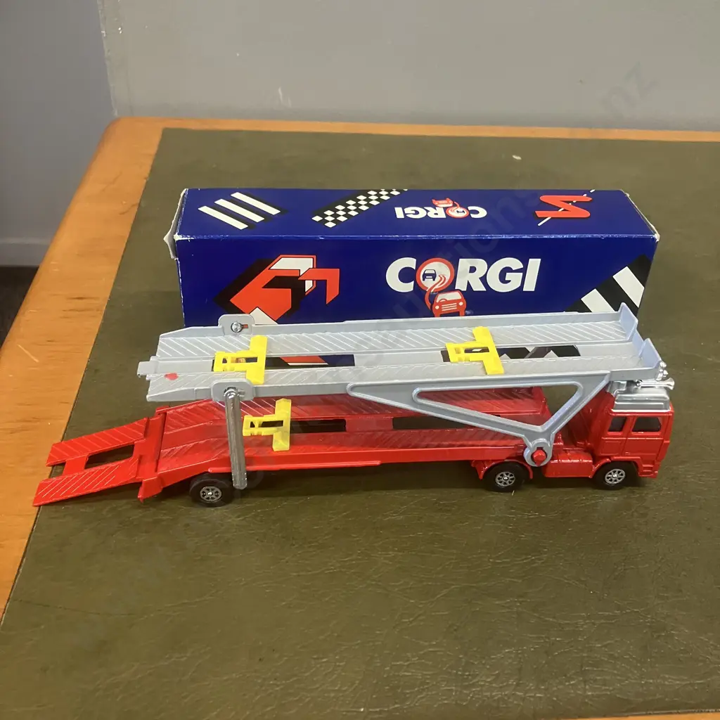 Corgi Model Trucks - 'MARS' Container Truck, Car Transporter, BP Tanker, 1990's With Boxes Made In Great Britain Image 1++