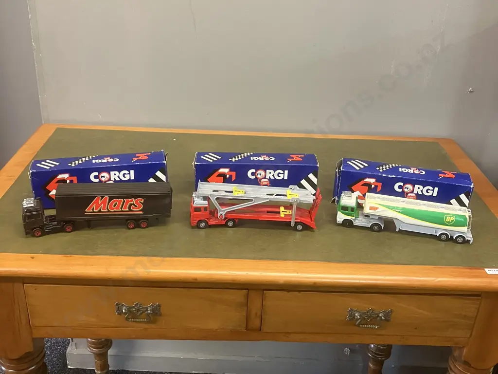 Corgi Model Trucks - 'MARS' Container Truck, Car Transporter, BP Tanker, 1990's With Boxes Made In Great Britain Image 1++
