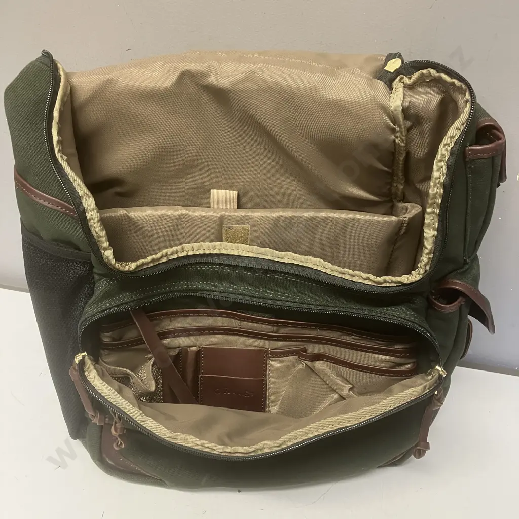 Orvis Battenkill Businessman's Backpack - Green Canvas & Leather Image 1++