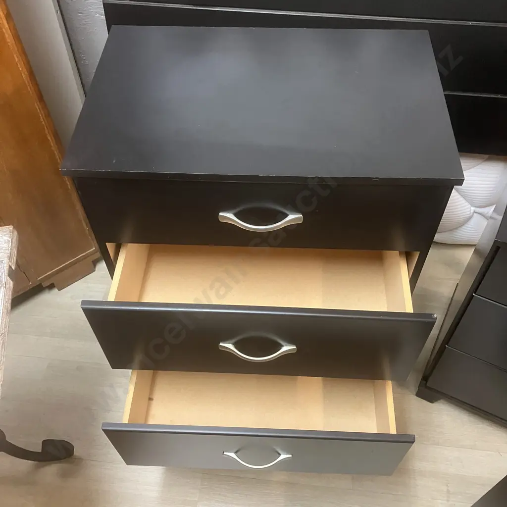 York 4 Drawer Chest, 6 Drawer Lowboy, 1 Drawer Bedside & 103.5 x 144.5cm Headboard In Black Image 1++