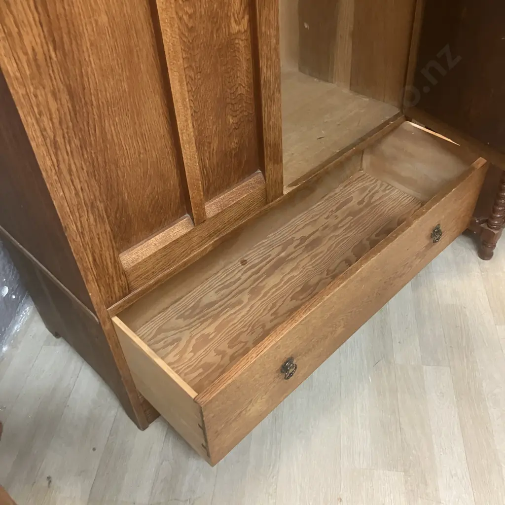 Vintage Oak Freestanding Wardrobe, Oval Inset Bevelled Mirror And Curved Leadlight, With Key. H193 W112 D52cm Image 1++