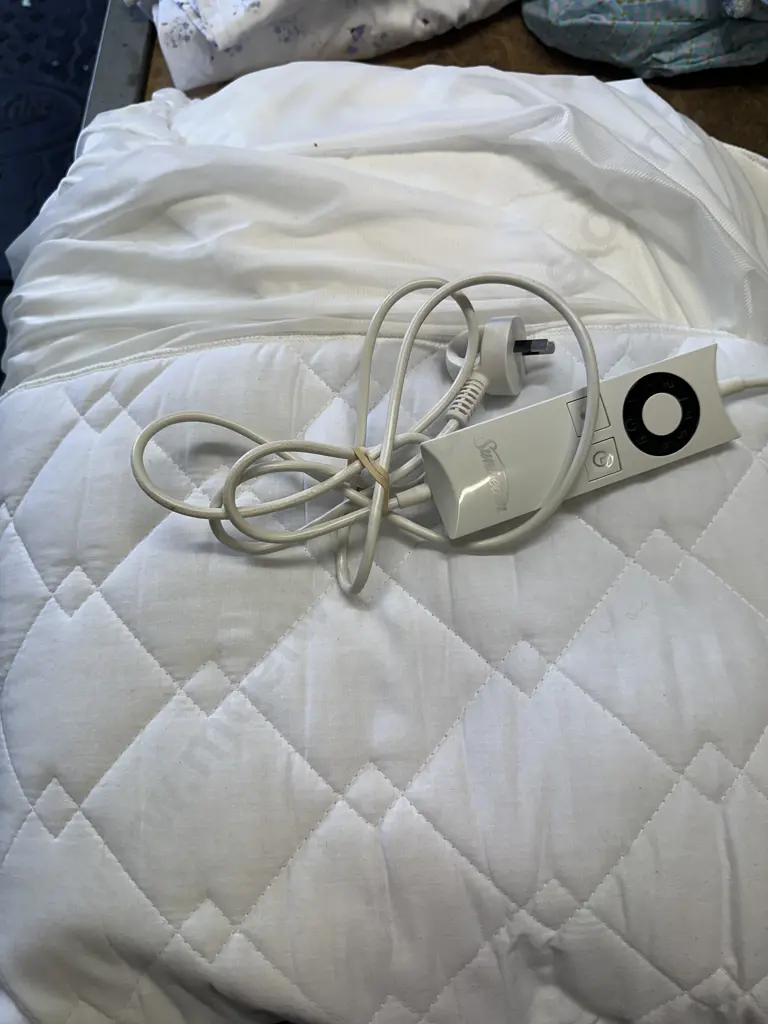 Sunbeam Quilted King Size Electric Blanket Image 1++