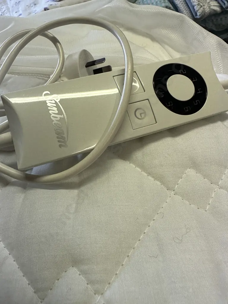 Sunbeam Quilted King Size Electric Blanket Image 1++