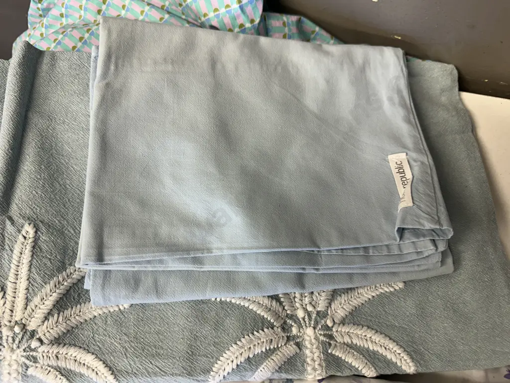 Sheet Sets Including Adairs King Size With Pillowcases  Image 1++