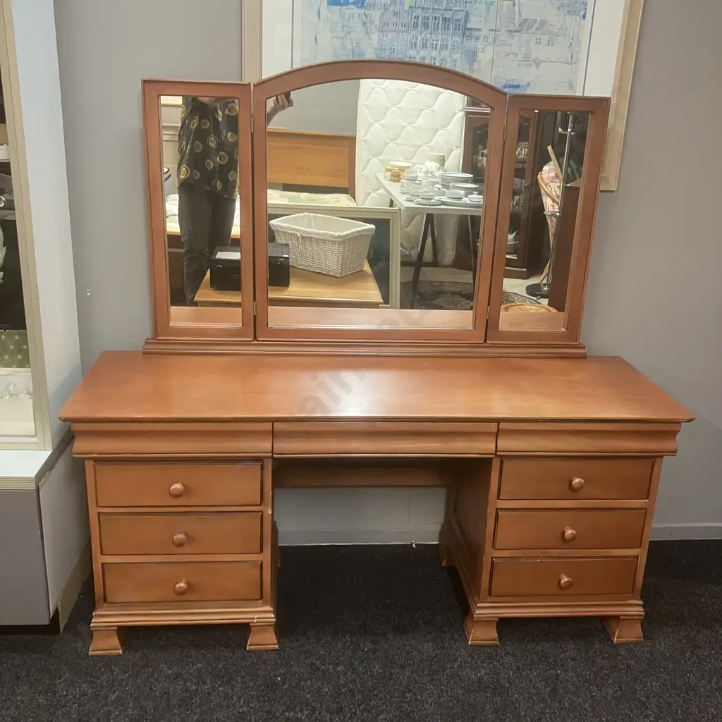 Vintage Kauri? Nine Drawer Kneehole Dressing Table With Wrap Around Mirrors & Stool. H156.5 W160 D49.5cm Image 1++