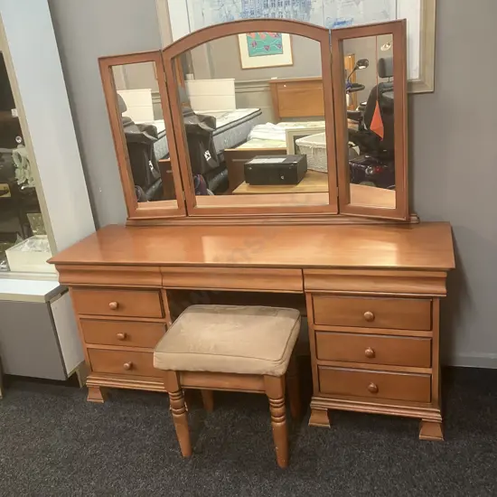 Vintage Kauri? Nine Drawer Kneehole Dressing Table With Wrap Around Mirrors & Stool. H156.5 W160 D49.5cm