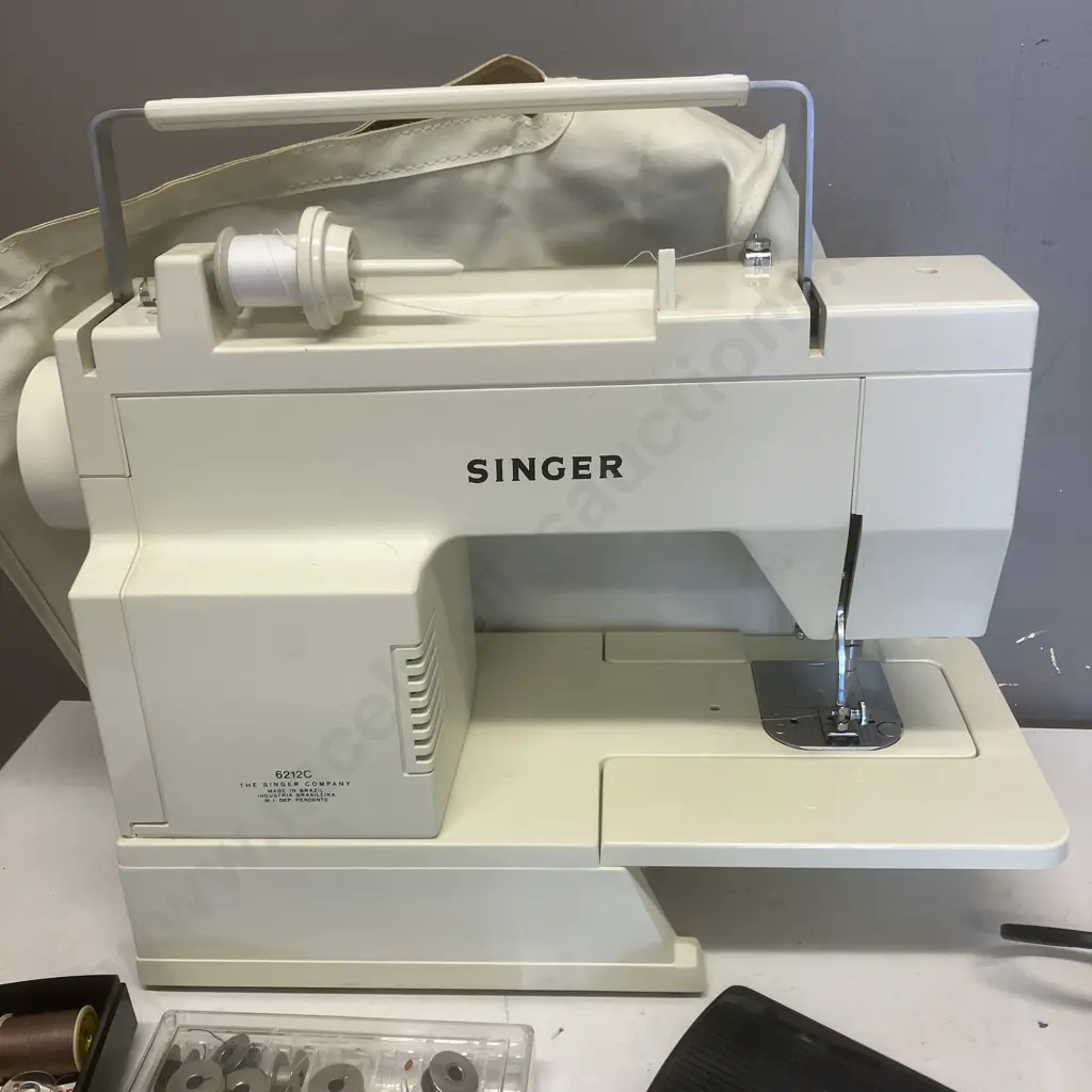 Singer 6212C Sewing Machine Image 1++