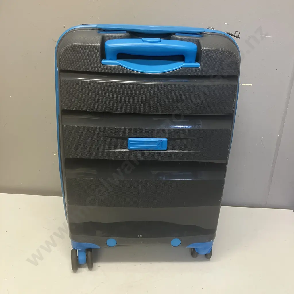 American Tourister Spinner 55cm EXP Suitcase Image 1++