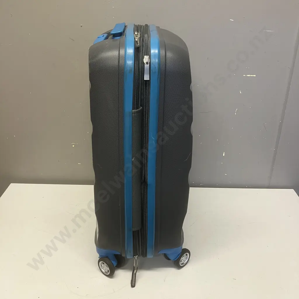 American Tourister Spinner 55cm EXP Suitcase Image 1++