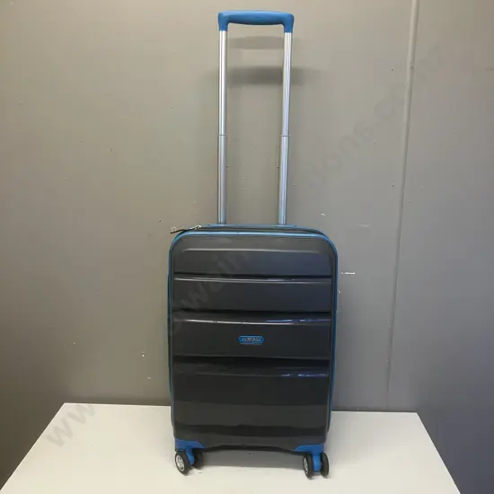 American Tourister Spinner 55cm EXP Suitcase