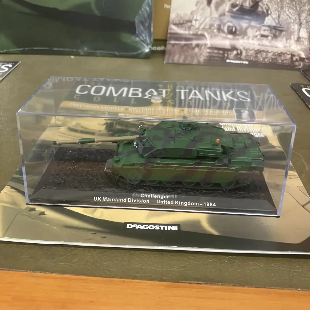 The Combat Tanks Collection #1. 2, 3 Magazines With Model Tanks, Ring Binder Etc Image 1++