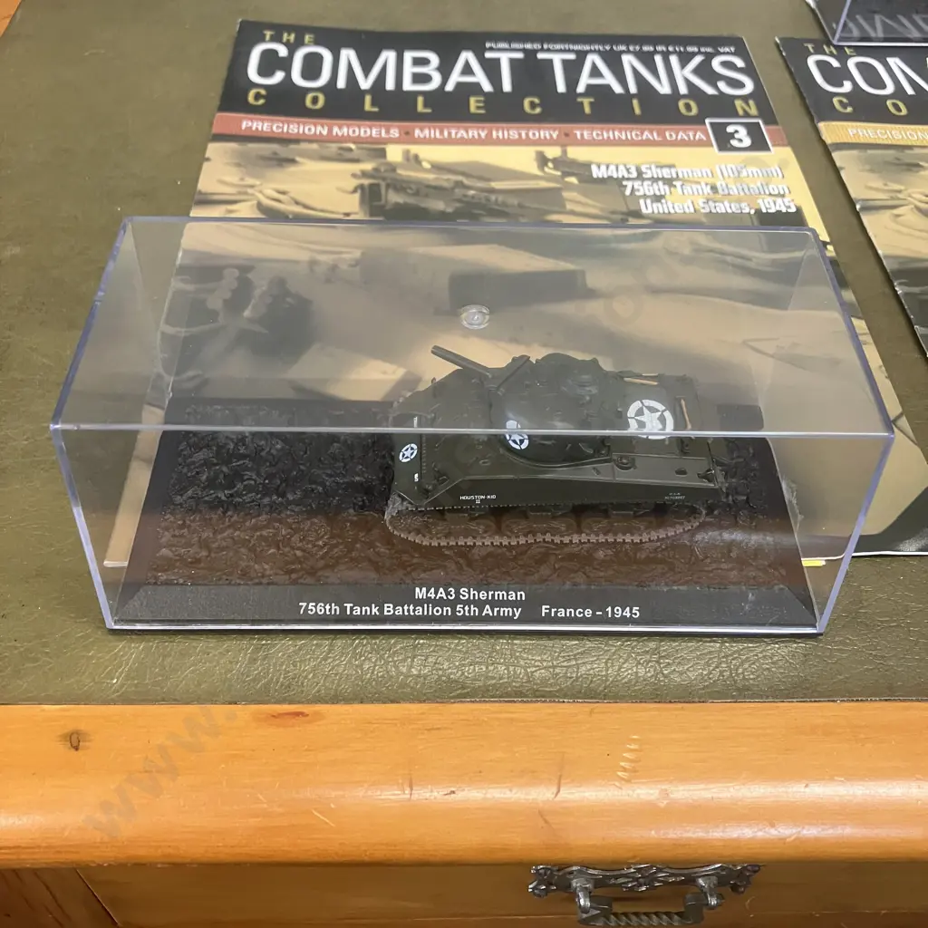 The Combat Tanks Collection #1. 2, 3 Magazines With Model Tanks, Ring Binder Etc Image 1++