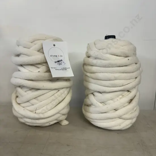 Pump & Co Arts & Crafts White Wool X2