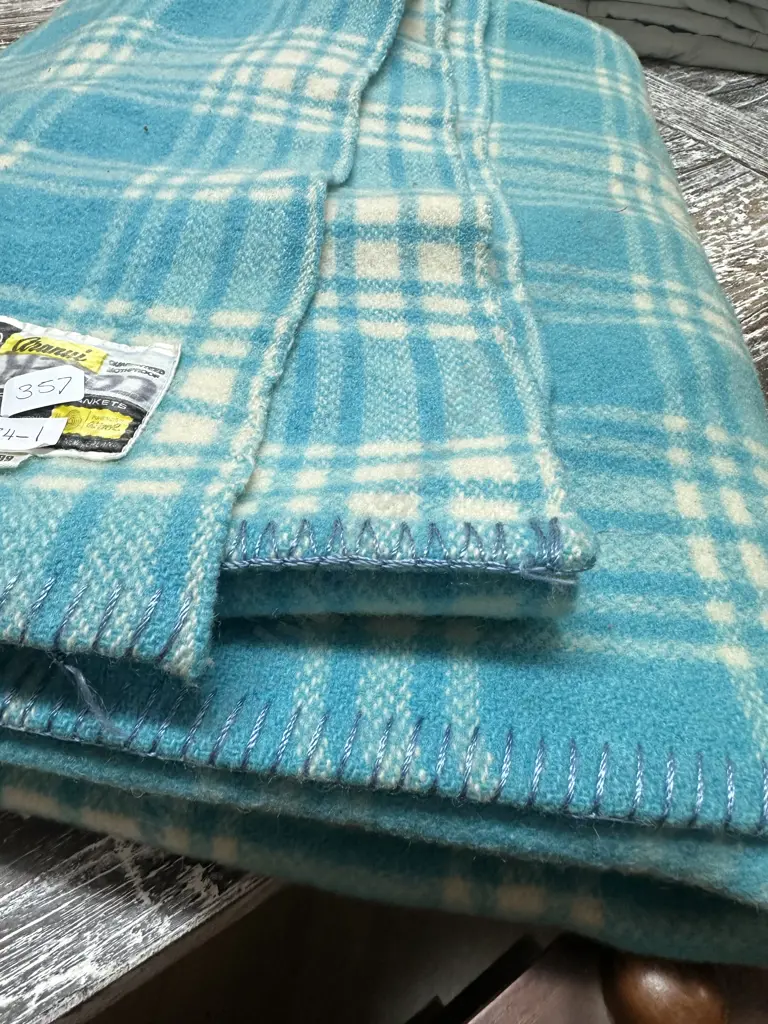 Aranui Pure Woollen Blanket 205x250cm. Image 1++