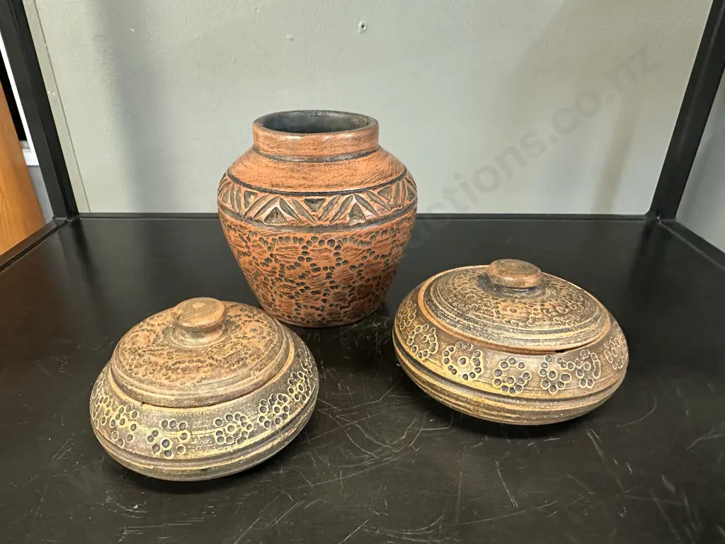 Pair of Lidded Containers & Vase Image 1++