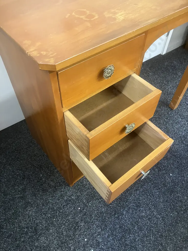 Solid Wood 4 Drawer Students Desk. H77 W95 D46.5cm (Top Split) Image 1++