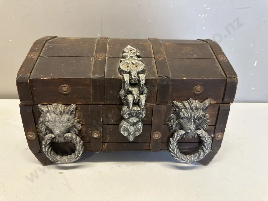 Vintage Wooden Storage/Jewellery Box H21,W35,D24cm. Image 1++