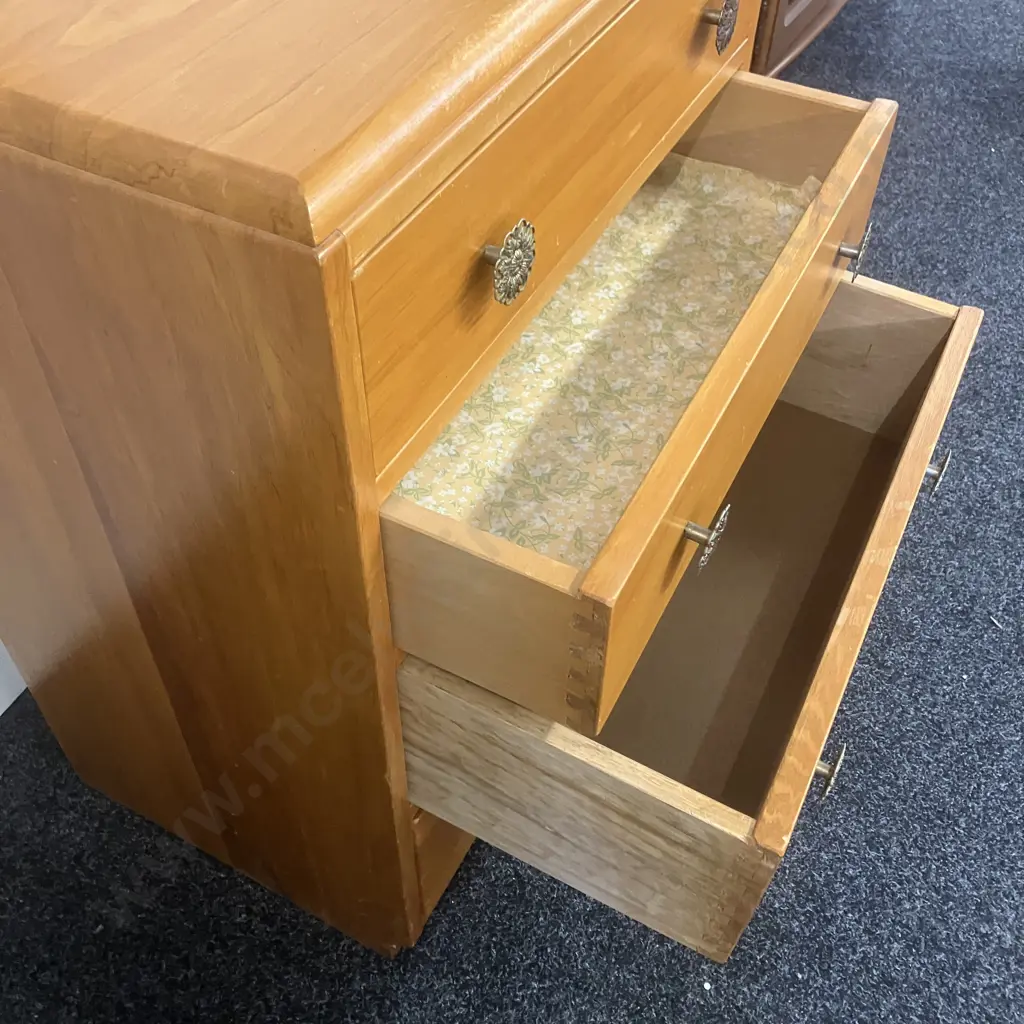 Solid Wood 4 Drawer Chest. H87 W61 D43cm Image 1++