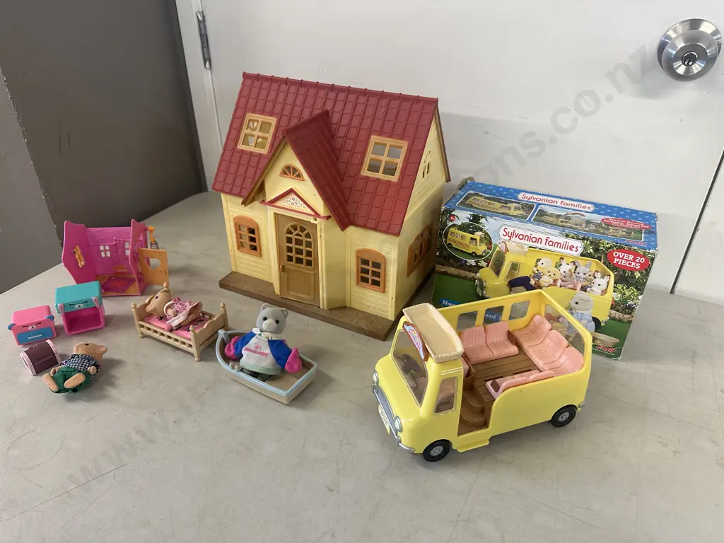 Sylvanian Families Country Home, Nursery Bus, Furniture, Figurines Etc Image 1++