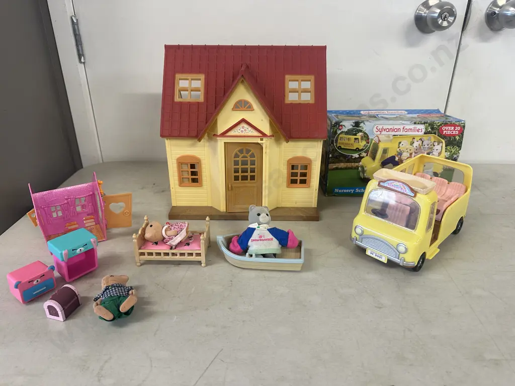 Sylvanian Families Country Home, Nursery Bus, Furniture, Figurines Etc Image 1++