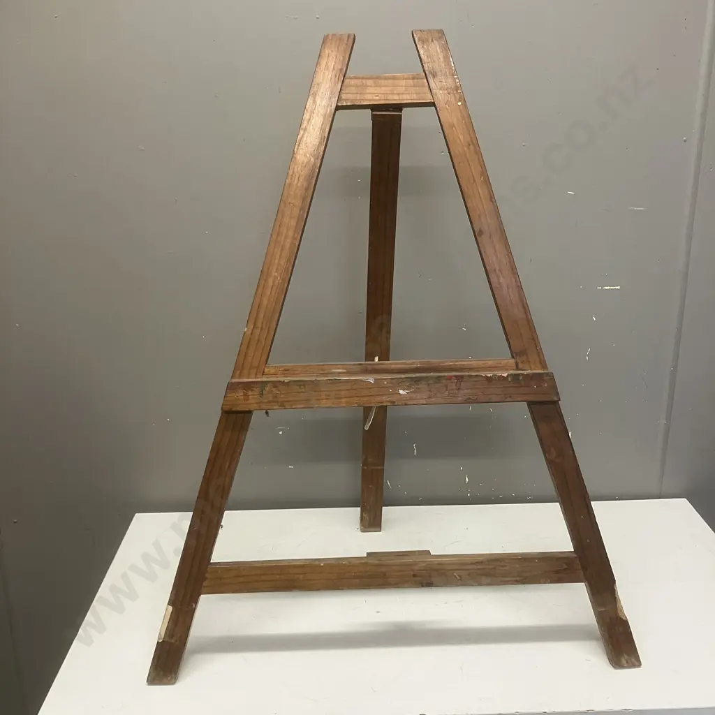 Wooden Easel. 84.5 x 64cm Image 1++